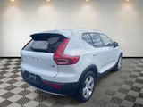 Used 2021 Volvo XC40 T5 Momentum image 3