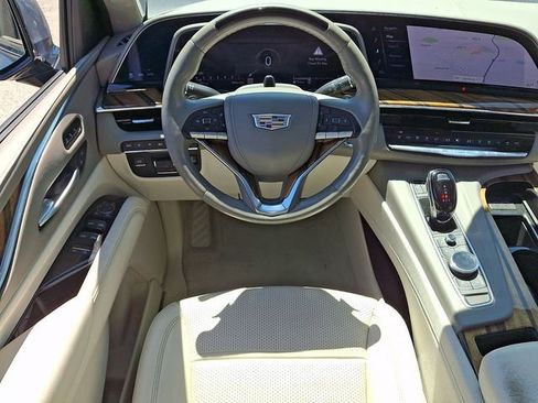 Used 2022 Cadillac Escalade Premium Luxury Platinum AWD/4WD image 11
