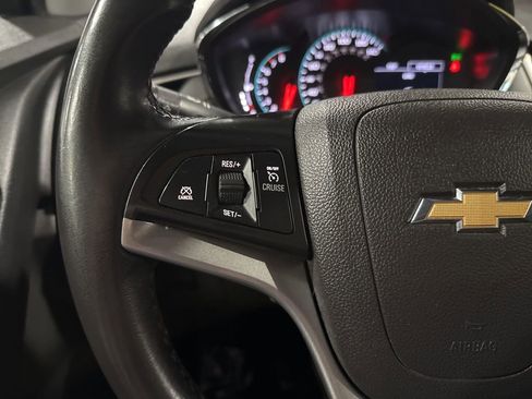 Used 2020 Chevrolet Trax LT w/ LT Convenience Package image 14