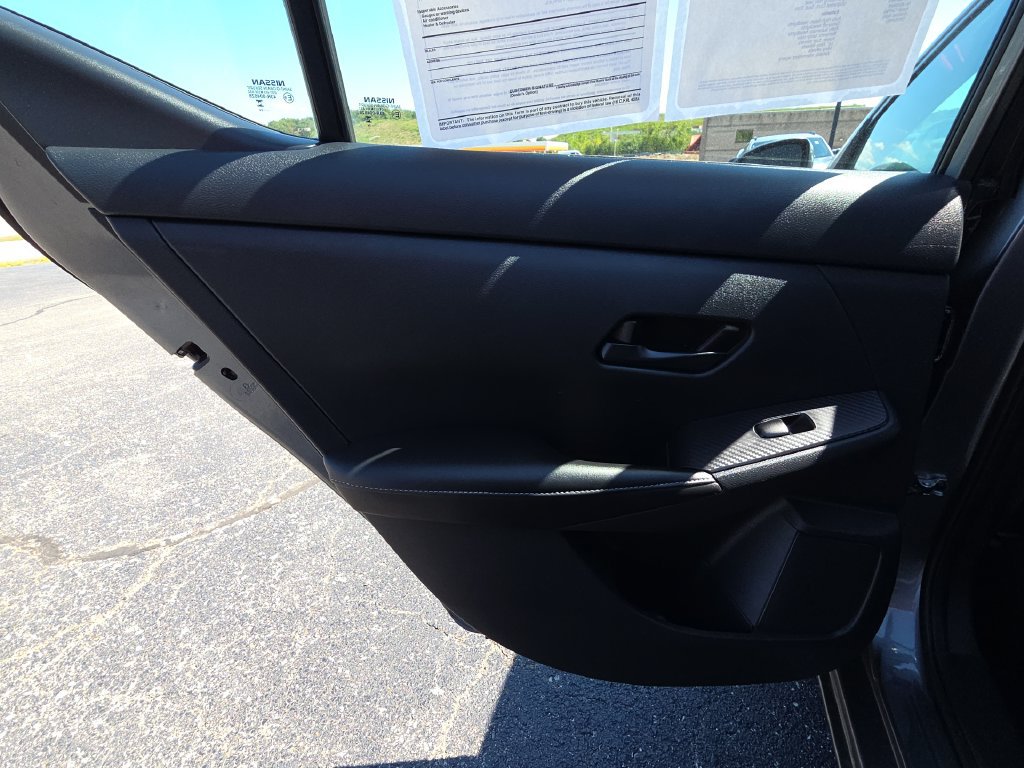 Used 2024 Nissan Sentra SV FWD image 26