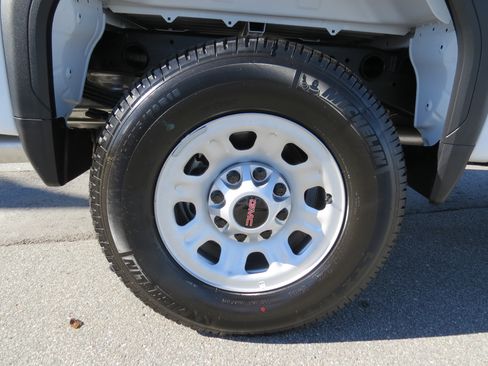 New 2025 GMC Sierra 2500 Pro w/ Convenience Package image 12