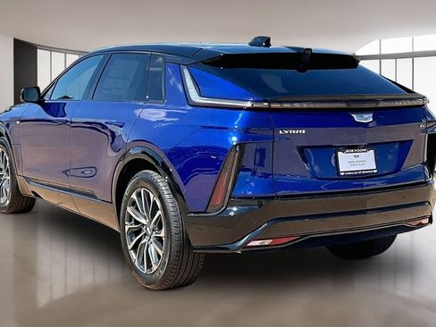 New 2027 Cadillac Lyriq Sport w/ LPO, Floor Liner Package AWD/4WD image 3