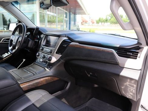 Used 2018 GMC Yukon XL Denali w/ Denali Ultimate Package AWD/4WD image 24