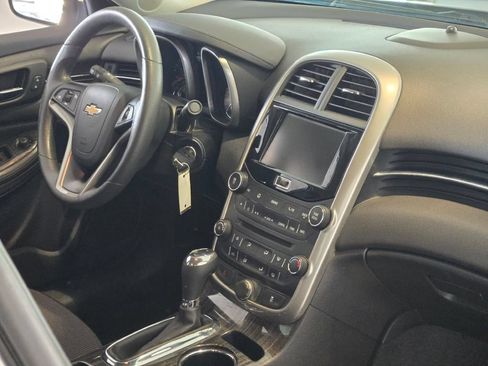 Used 2016 Chevrolet Malibu LT w/ Power Convenience Package FWD image 7