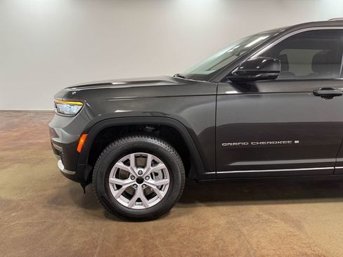 Used 2022 Jeep Grand Cherokee L Limited AWD/4WD image 38