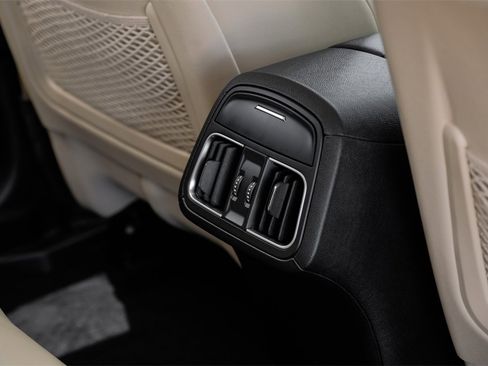 Used 2019 Maserati Levante Base image 42