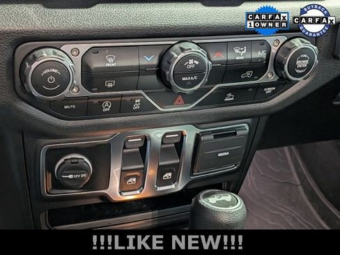 Used 2025 Jeep Wrangler Sport image 25