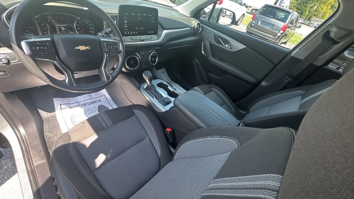 Used 2024 Chevrolet Blazer LT AWD/4WD image 10
