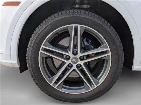Used 2018 Audi SQ5 Premium Plus w/ Navigation Package AWD/4WD image 9