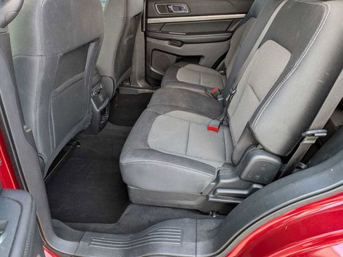 Used 2019 Ford Explorer XLT image 18