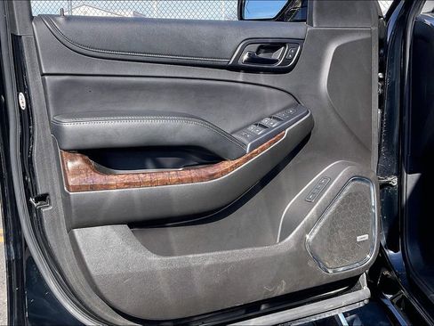 Used 2018 Chevrolet Tahoe LT w/ LT Signature Package image 21