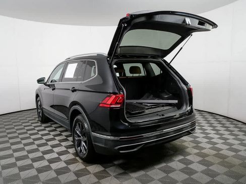 Certified 2023 Volkswagen Tiguan SE FWD image 33