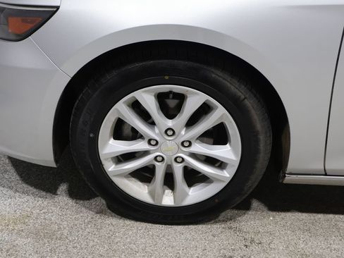 Used 2016 Chevrolet Malibu LT FWD image 9