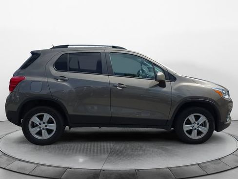 Used 2022 Chevrolet Trax LT w/ Driver Confidence Package AWD/4WD image 6