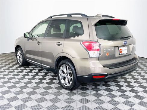 Used 2017 Subaru Forester 2.5i Touring AWD/4WD image 6