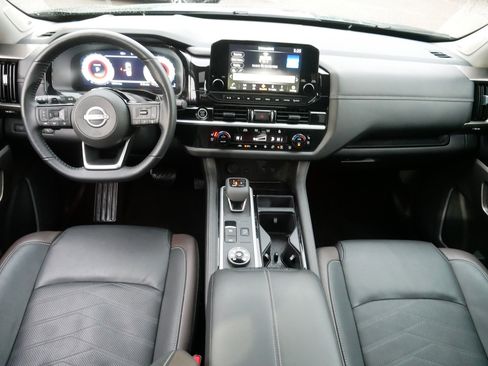 Certified 2024 Nissan Pathfinder Platinum w/ Cargo Package image 10