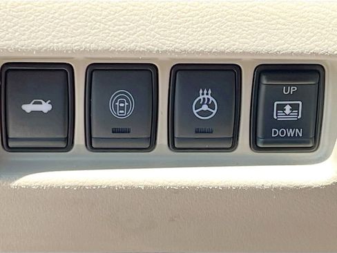 Used 2023 Nissan Maxima Platinum w/ Sport Mat Group FWD image 10