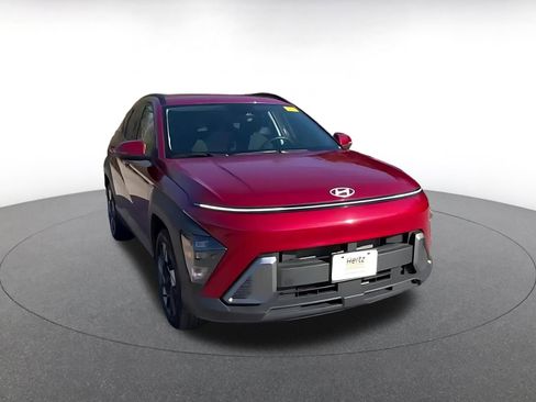 Used 2025 Hyundai Kona SEL image 7