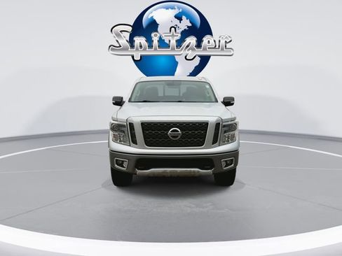 Used 2019 Nissan Titan PRO-4X image 4