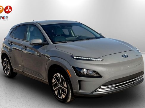 Used 2023 Hyundai Kona SE w/ Cargo Package image 6