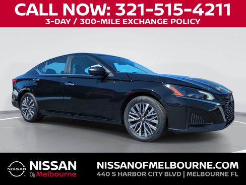 Certified 2024 Nissan Altima 2.5 SV FWD image 1