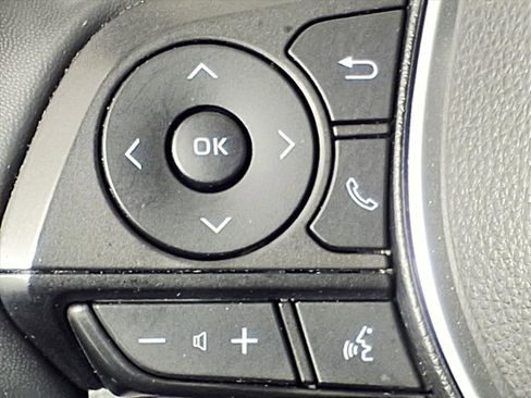 Used 2022 Toyota Corolla SE image 16