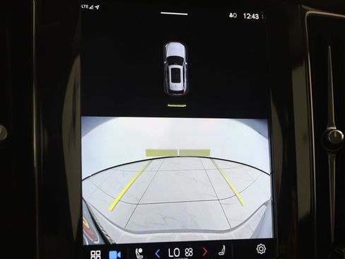 Used 2023 Volvo XC60 B5 Plus w/ Climate Package image 10