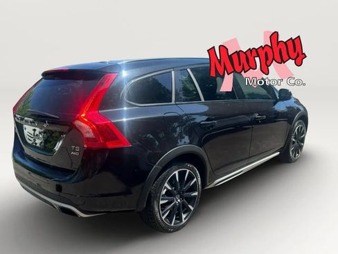 Used 2017 Volvo V60 T5 Cross Country Platinum AWD/4WD image 6