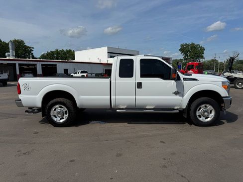 Used 2011 Ford F250 XLT w/ Camper Pkg AWD/4WD image 6