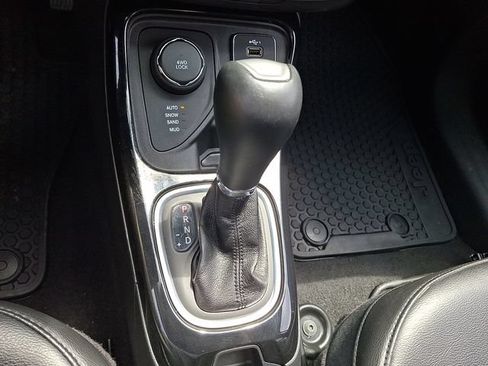 Used 2020 Jeep Compass Latitude AWD/4WD image 16