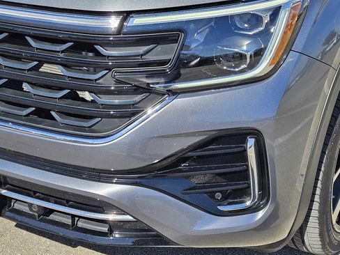 Used 2024 Volkswagen Atlas SEL Premium R-Line image 7