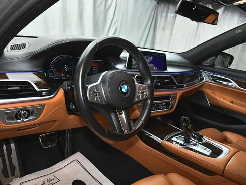 Used 2022 BMW 740i xDrive w/ M Sport Package AWD/4WD image 23