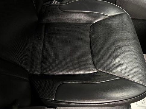 Used 2019 Chrysler 300 Limited w/ Safetytec Plus Group image 29