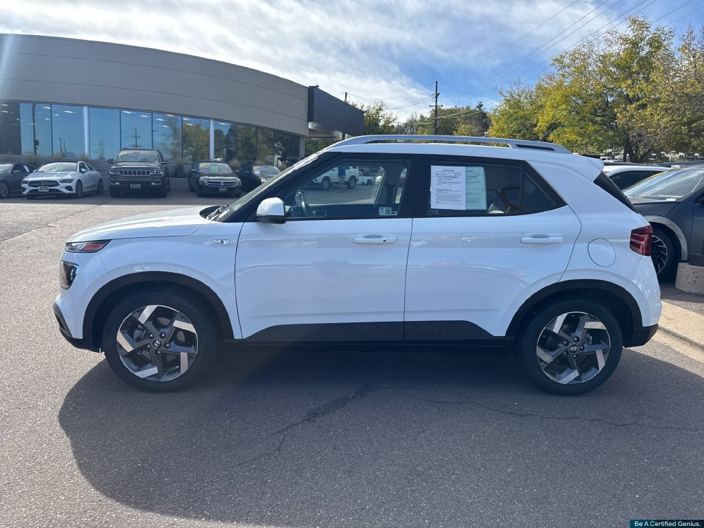 Certified 2025 Hyundai Venue SEL FWD image 32