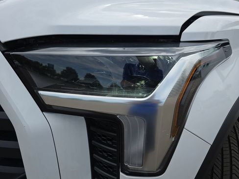Used 2026 Toyota Tundra SR5 AWD/4WD image 31