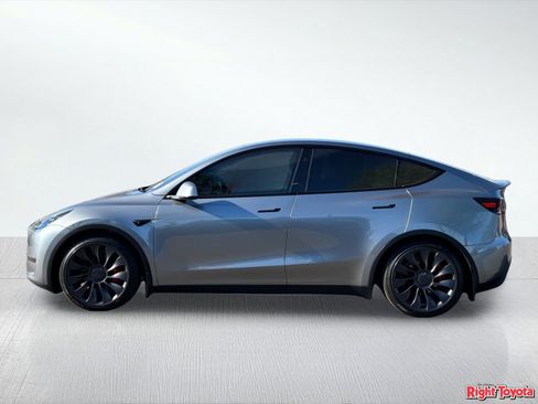 Used 2025 Tesla Model Y Performance AWD/4WD image 2
