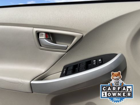 Used 2015 Toyota Prius Four w/ Deluxe Solar Roof Package FWD image 22