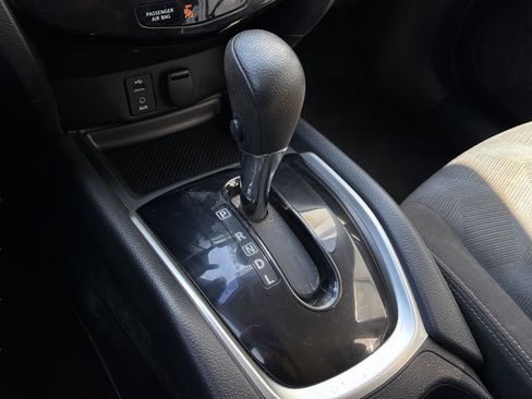 Used 2016 Nissan Rogue S FWD image 24