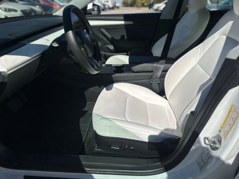Used 2021 Tesla Model 3 Standard Range Plus image 25