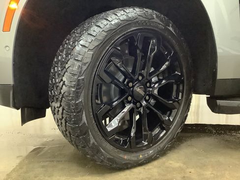 New 2026 GMC Yukon XL Elevation image 31