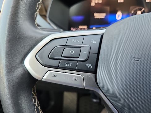 Certified 2024 Volkswagen Taos SE AWD/4WD image 15