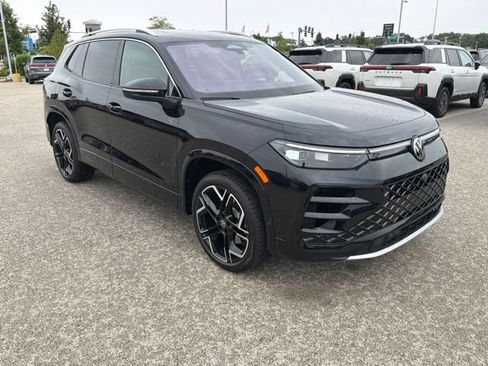 New 2026 Volkswagen Tiguan SEL R-Line AWD/4WD image 1