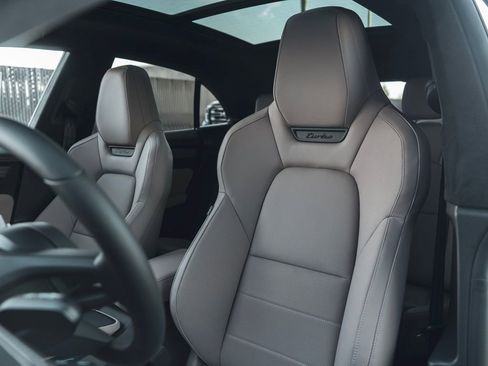 New 2025 Porsche Macan Turbo Electric image 5