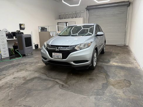 Used 2018 Honda HR-V LX image 4