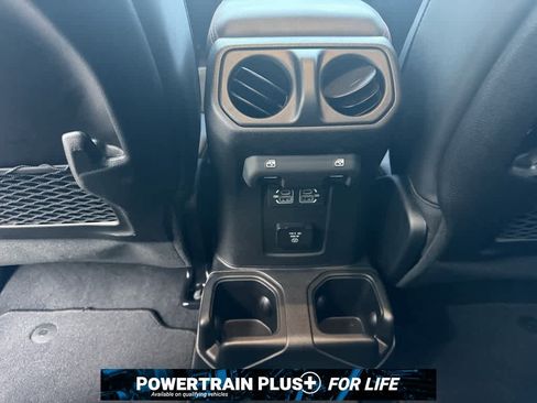 Used 2024 Jeep Gladiator Rubicon image 12