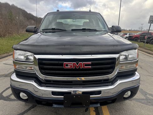 Used 2005 GMC Sierra 2500 SLT w/ Heavy-Duty Power Package image 3