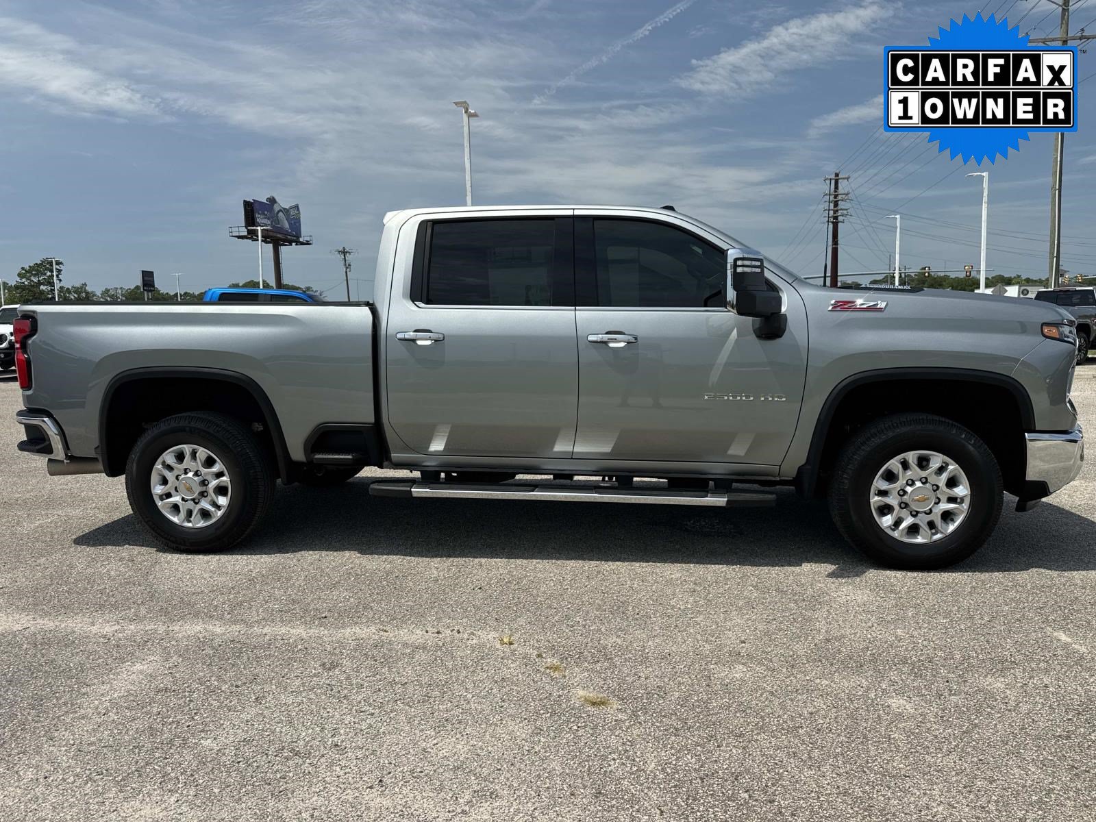 Used 2024 Chevrolet Silverado 2500 LTZ w/ LTZ Premium Package AWD/4WD image 2
