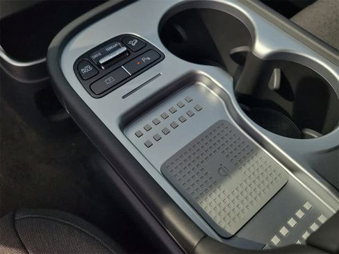 New 2026 Hyundai Ioniq 9 SE image 32