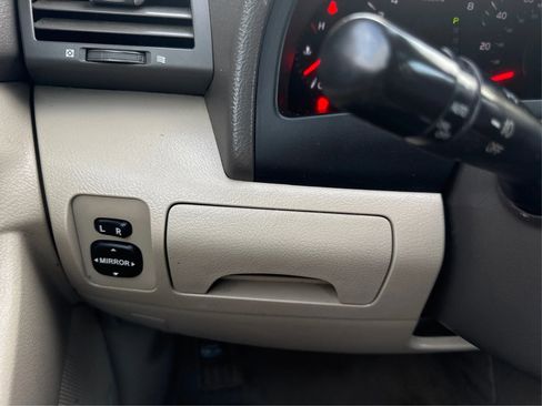 Used 2007 Toyota Camry XLE image 24