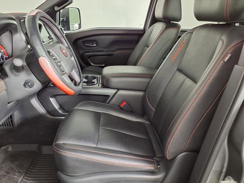 Used 2024 Nissan Titan PRO-4X w/ Pro-4x Convenience Package image 21